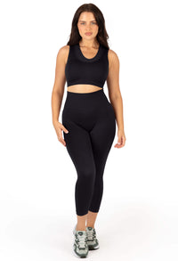 Sports Bra - Triple-layer Support Racer & High Waist 3/4 Capri Leggings