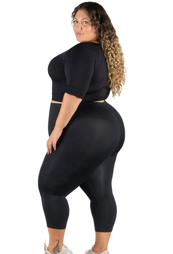 Plus Size High Waisted 3/4 Capri Gym Leggings (Lint & Pet Hair Resistant)